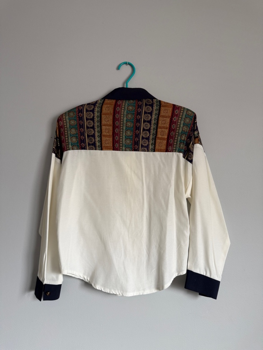 Vintage-Inspired Cream Button-Up Shirt with Patterned Yoke western Medium - Picture 6 of 6